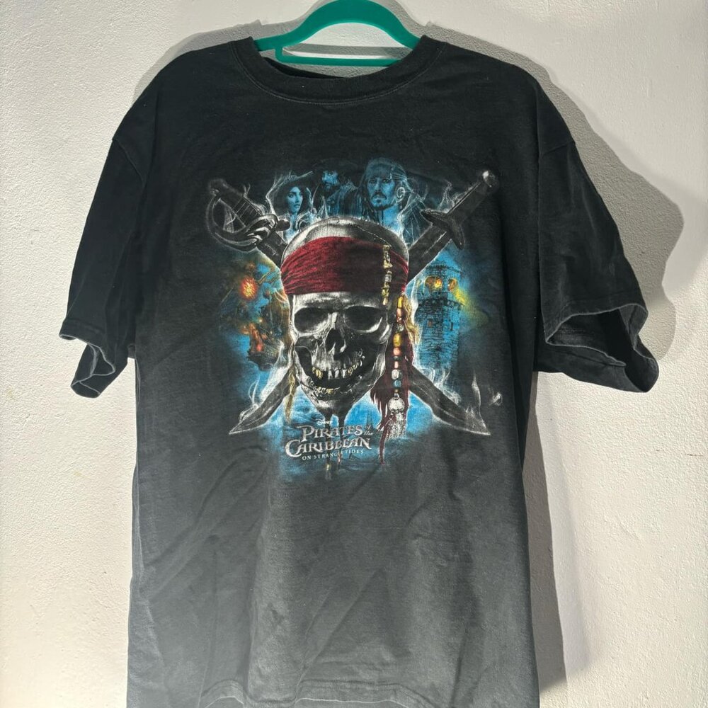 Vintage Pirates of the Caribbean On Strange Tides Movie Promo T-Shirt Large